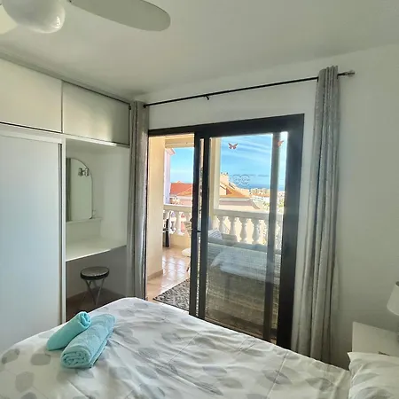 Cristianos With Sea Views C109 Апартаменты *