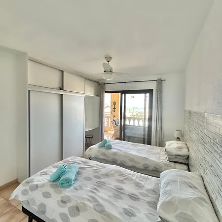 Cristianos With Sea Views C109 Лос Кристианос
